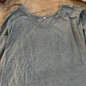 Lululemon gray long sleeve tee. Size 10.